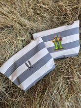Load image into Gallery viewer, Country Life Pouch