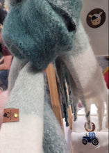Load image into Gallery viewer, Fluffy Check Scarf