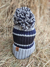 Load image into Gallery viewer, Striped Luxuy Pom-Pom
