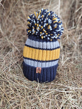 Load image into Gallery viewer, Striped Luxuy Pom-Pom
