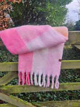 Load image into Gallery viewer, Fluffy Check Scarf
